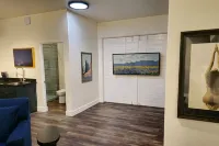 Sedona Vista Studio - New, Modern, Gorgeous Views -- Amazing 3D Tour Link below!