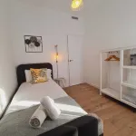 G11_nice 4 Bedrooms Apartment With Balcony, in Sagrada Familia. Exiample 사그라다 파밀리아 호텔