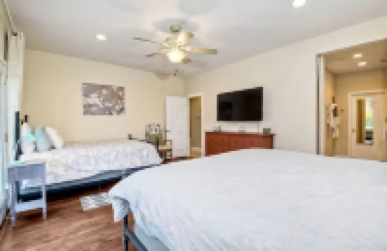 Secluded Home, Sleeps 11+  Solar Heated Pool.  Hot Tub Spa,  9 Miles to Beach