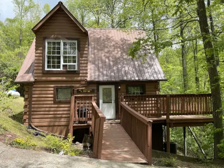 Mountain Hideaway in the heart of Red River Gorge Отели рядом с достопримечательностью «Daniel Boone Campground in Red River Gorge»