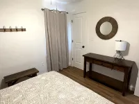 Cozy cottage in peaceful, rural setting, 15min away from public beach on lake Hotels in Cherokee County