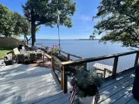"Sunrise Cottage" Beautiful Lakefront Panoramic View W/ Hot Tub and Boat Dock
