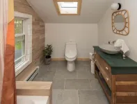 Modern HOT TUB 2mi to NEW PALTZ