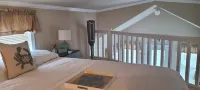 Tiny home in Key Largo with Private Dock, Tiki Hut and Boat Lift - Country Houses