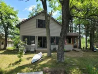 Lake home close to Nordic Mountain and area golf courses.
