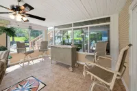 Glass Porch Cottage Lake Freeman