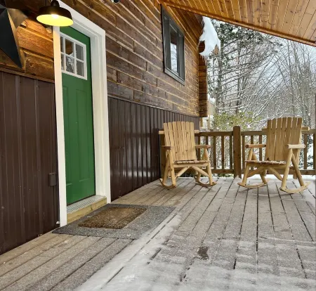 Cozy U.P. North Log Cabin: Off Trail 419, Mins to Pictured Rocks!