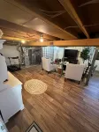 Spacious Farmhouse with Breakfast- Ella’s Place