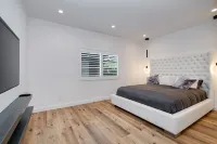 Private and Modern Getaway in Quiet Neighborhood