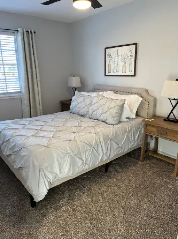 Walking distance to KSU Stadium