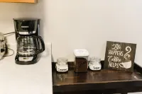 COZY BASEMENT APARTMENT - PRIVATE ENTRANCE - NEAR PARK