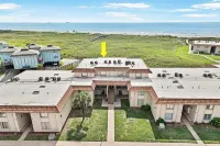 Coral Haven - Gulf Front Condo with beach views and boardwalk to beach