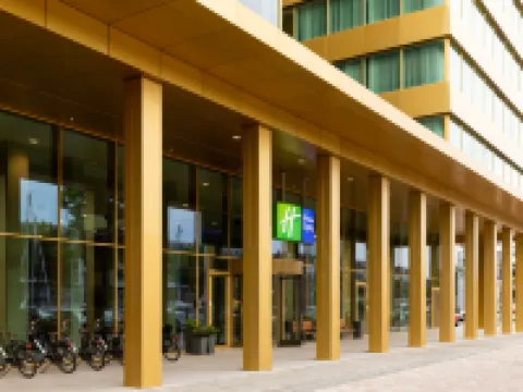 Holiday Inn Express AMSTERDAM - NORTH RIVERSIDE by IHG Hotels near Python Bridge / High Bridge