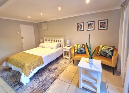 Ivy Place Studio Apartment Отели рядом с достопримечательностью «Diemersdal»