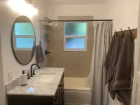 Cheerful 1 Bedroom House in the Middle of Town