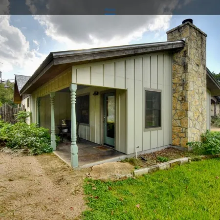 Bella Rosa Cottage - Stroll to Wimberley Square! Cypress Creek just steps away