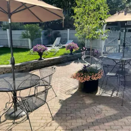 The Happy Hideaway, steps from Spa and 1 mile to Mohegan Sun