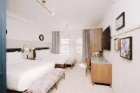 Hotel Heron Old Town Alexandria Hotel dekat Athenaeum
