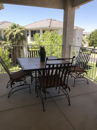 Las Palmas Beautiful Condo with Great Amenities