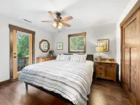 Great Location! Walk to Resort Amenities! Watch Golf from Deck! Pool Table! 雷克路爾酒店