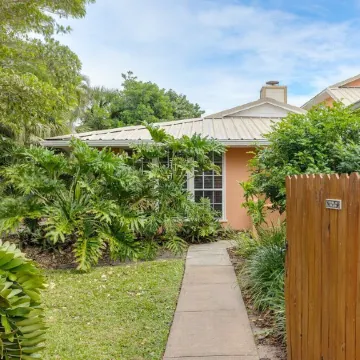 Luxury Beachside OASIS with Private Pool - Steps to private beach & restaurants