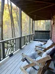 Mountain retreat by Lake Glenville: creekside, secluded, Cashiers - Glenville