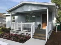 Newly Furnished 2 Bedroom, 1 1/2 Bath House With 2 Porches Close To The Villages Hotels in Fruitland Park