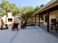 Beautiful 5/5.5 Home on 5 Acres w/Private Pool. River Access 2 m. Away Hotels in Real County