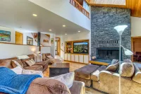 Dog Friendly Home w/ Hot Tub, 10 SHARC Passes, and Second Level EV Charger