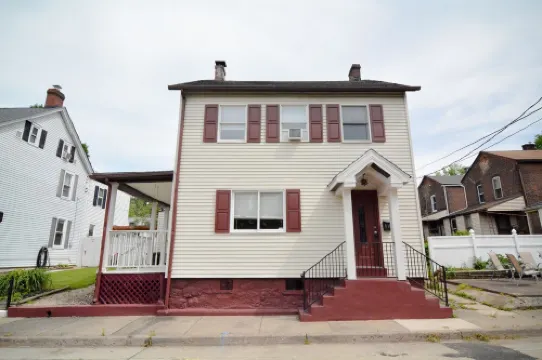 Excellent Location, Family & Pet Friendly, Walk to Main St, Close to Everything