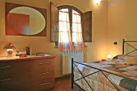 Cozy pet friendly private pool cottage in Tuscany