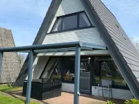 Vacation home close to the beach with patio cover; fiberglass; garden; parking at the house ダンプのホテル