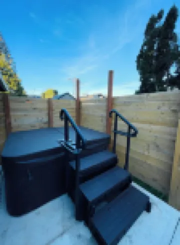 Cozy Boho Inspired Duplex - with 4 person HOTUB!