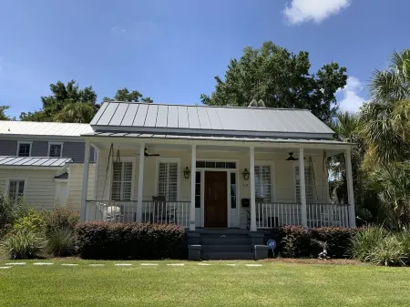 Historic Home Located in historic district of  Beaufort, SC