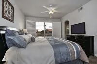 Lakefront Luxury Home with a Heated Pool, close to Peoria Sports Complex Hotels near The Legend at Arrowhead