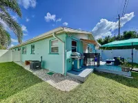 Charming, Family Friendly Newly Renovated Duplex on Holmes Beach.