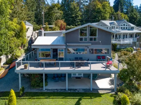 Lakefront Paradise: Private Beach, Water Sports, Stunning Sunsets, Sleeps 8