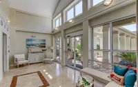 Oceanfront Condo with Pool,Sauna,Gym in Jacksonville Beach