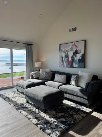 Luxury Waterfront Home – 3BR, 4 Beds, Stunning Views, Quiet Retreat & Comfort
