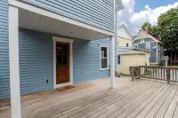 Entire duplex - Two Families - Baseball Complex - 5 minute walk to Downtown Hotels in Oneonta