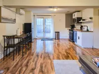 Private guest suite with Full kitchen & laundry
