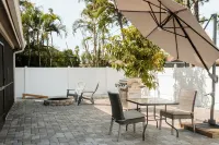 Cozy Home 20 min to Beach! Private Backyard. Pet Friendly Hotels in San Carlos Park