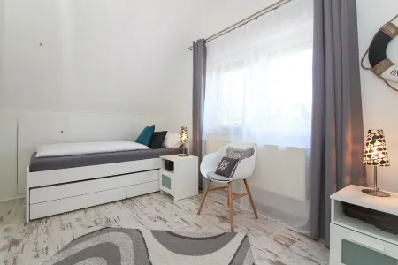 Cozy vacation apartment with fireplace for up to 4 people + toddler and dog