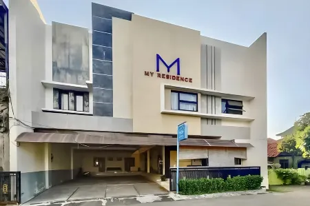 RedDoorz Plus Syariah Near Cirebon Super Block Mall 2