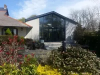 Wolfscastle Country Hotel  호텔