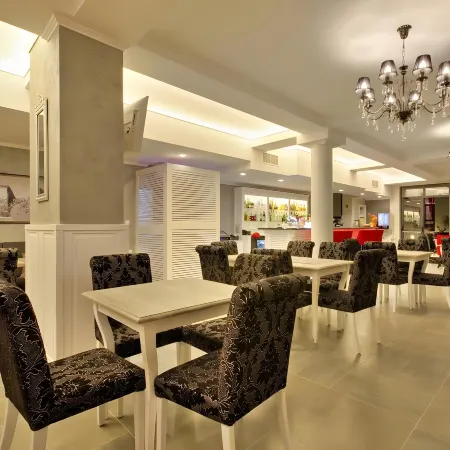 White Rock Castle Suite Hotel & Spa