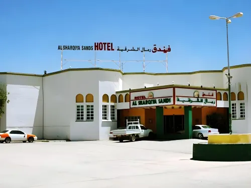 OYO 142 Al Sharqiya Sands Hotel - 수영장
