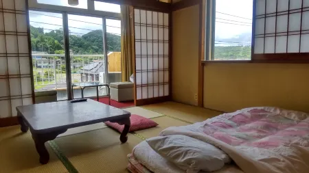 Yoshioka Ryokan Отели рядом со станцией Станция Ава-Камогава JR