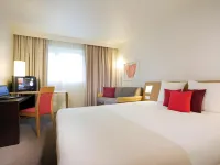 Novotel Amiens Pôle Jules Verne Hotels in Boves