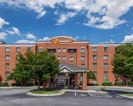 คอมฟอร์ตสวีทส์ รีเจนซีพาร์ค โรงแรมในแครี